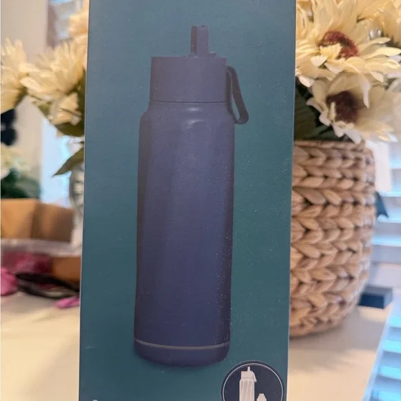 Navy Smart Water Bottle - Intelligent Hydration - Picture 2 of 4